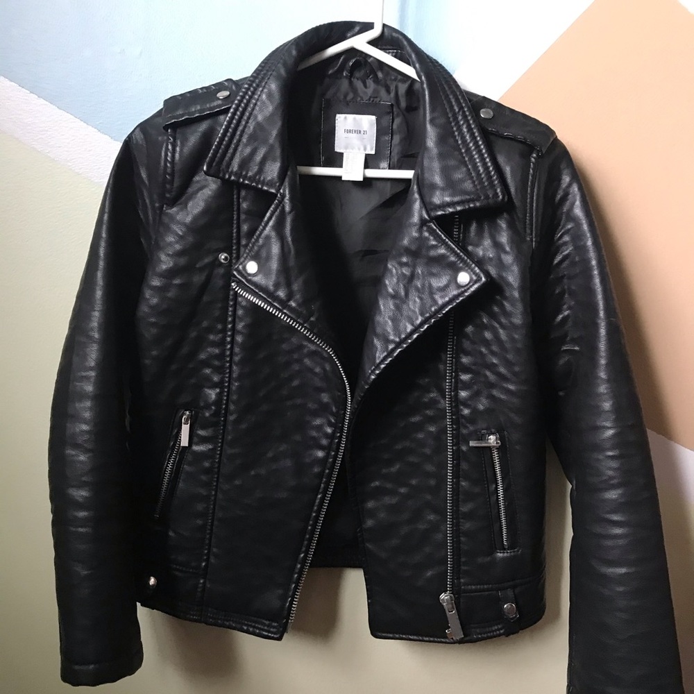 ✨Forever 21 Leather jacket✨